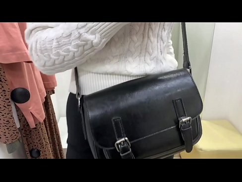 ❤️ Verejná masturbácia mladej sučky FeralBerry s robertkom v skúšobnej miestnosti ❌ Jedinečné porno na sk.robosexshop.ru ️❤